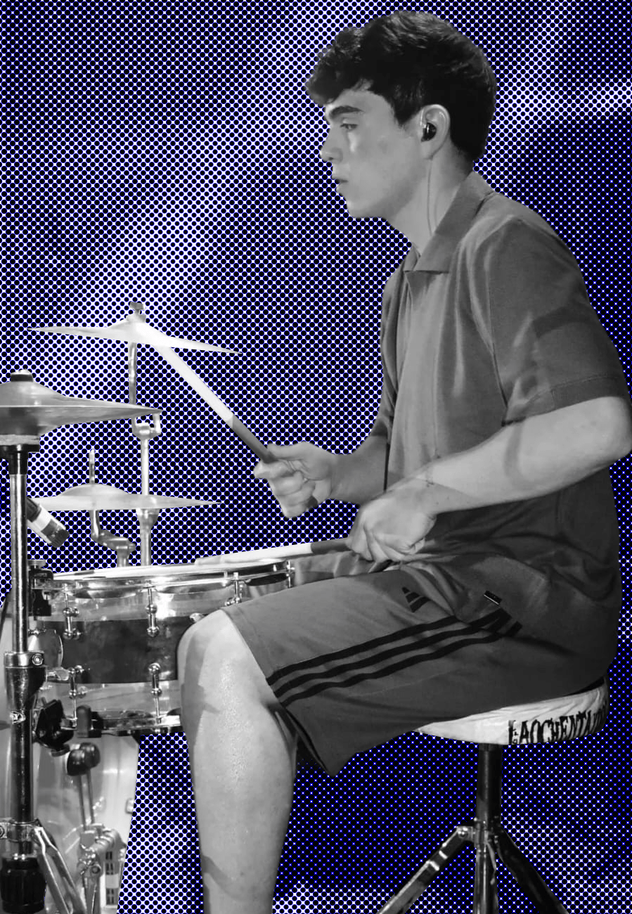 Juance metido en el momento, dándolo todo